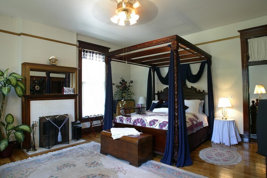Beall Mansion An Elegant Bed & Breakfast Inn Alton Pokój zdjęcie